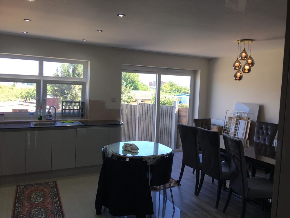Blake Avenue — Dining area