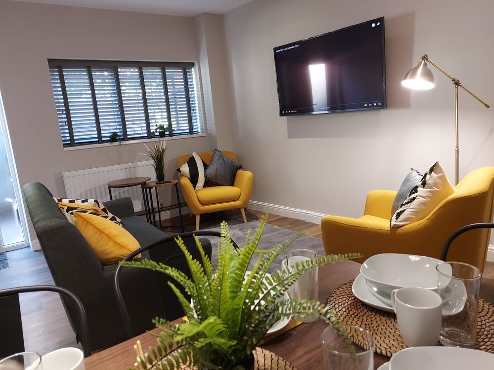 Yarmouth Road — Living and dining, looking back towards the window